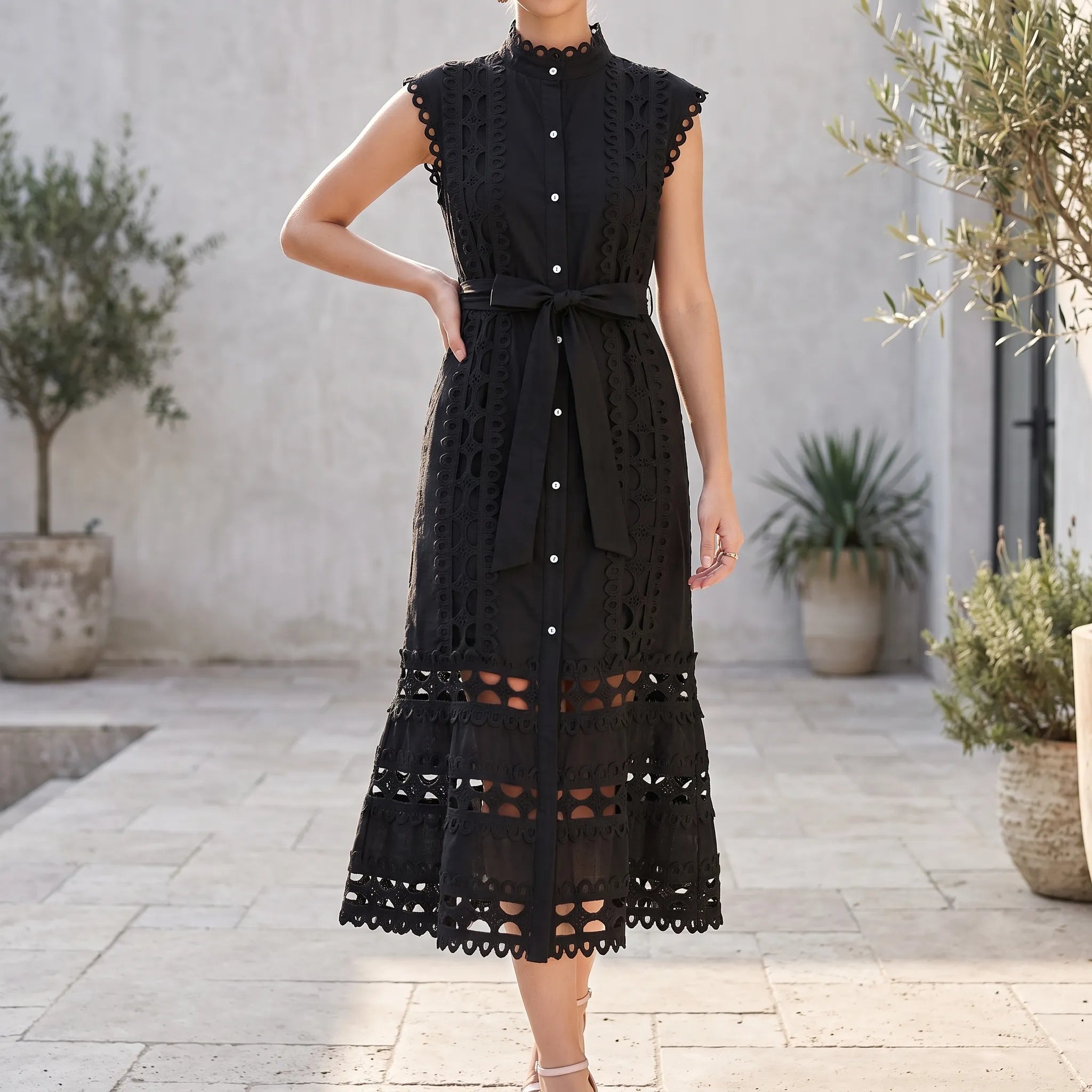 Noiria - Elegant Black Midi Dress