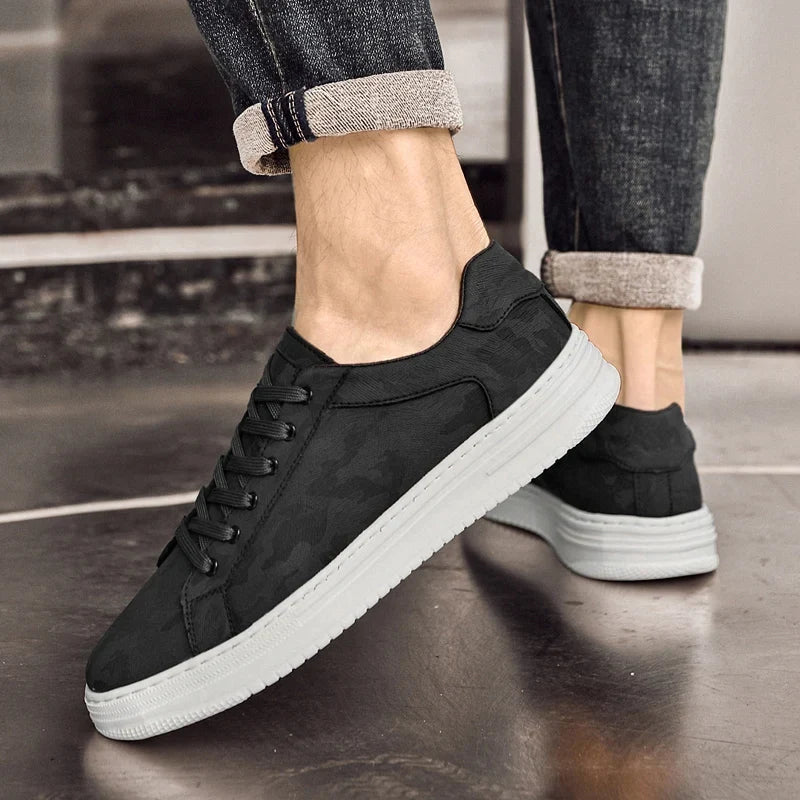 Men's Low-Top Lace-Up Trainers- Panelled Upper