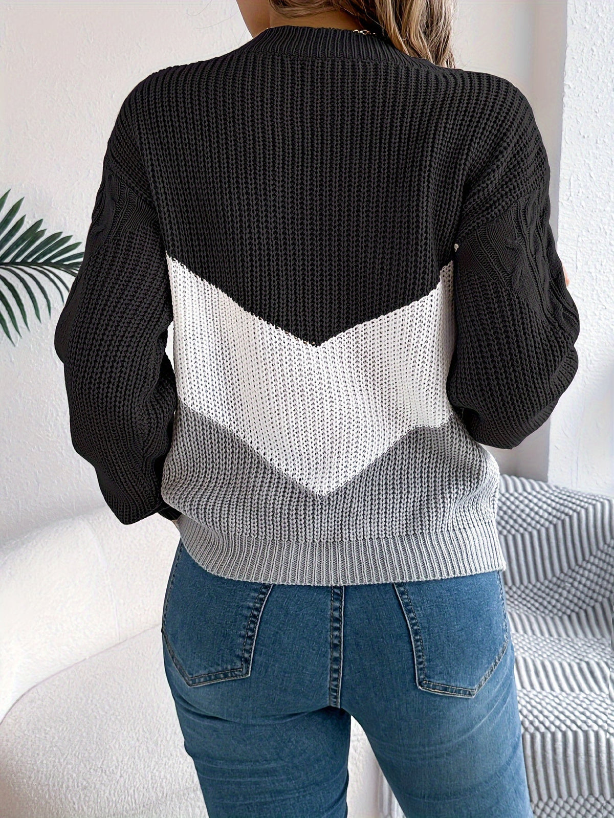 Women's Colour-Block Round-Neck Jumper